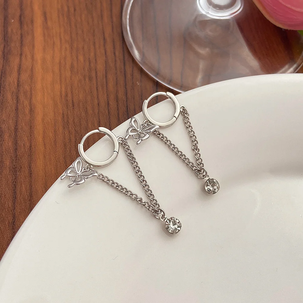 复制Hollow Butterfly Zirconia Earrings