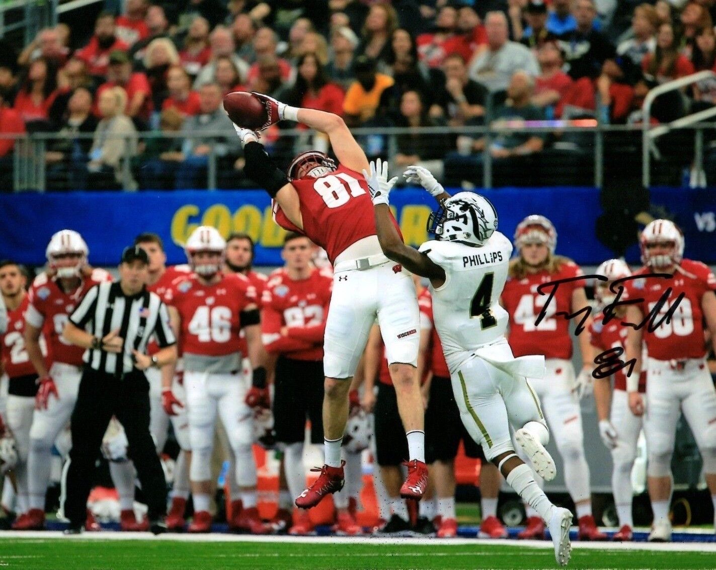 Troy Fumagalli Wisconsin Badgers hand signed autographed 8x10 football Photo Poster painting H