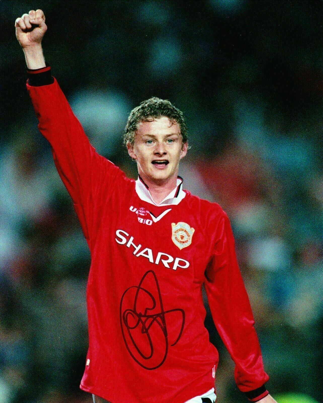 Ole Gunnar Solskjaer Signed 10X8 Photo Poster painting Manchester United F.C. AFTAL COA (1180)