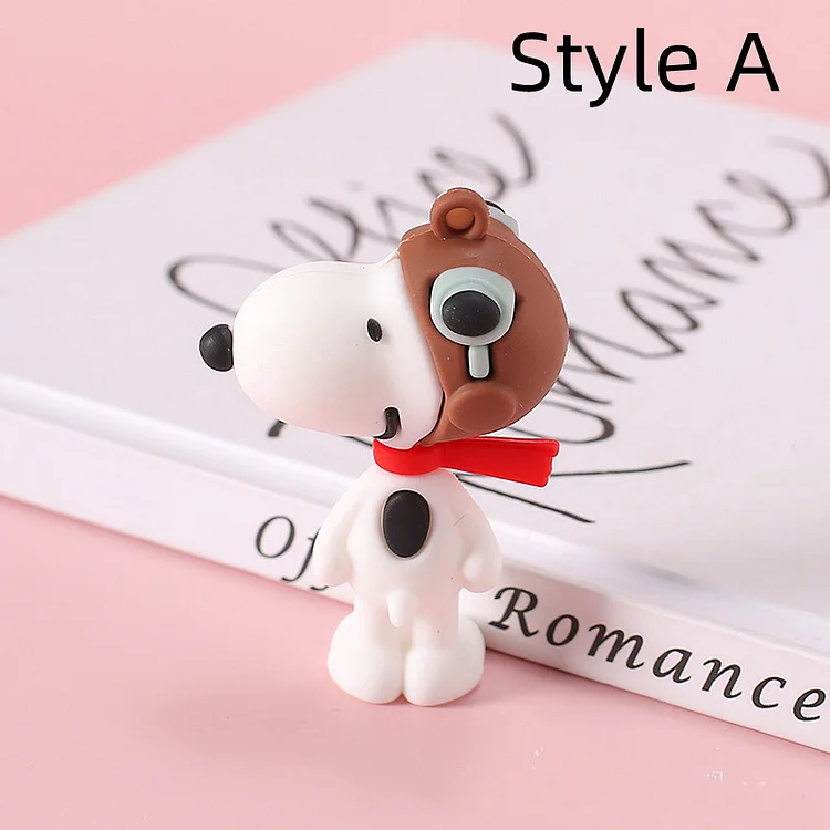 Novelty Creative PVC Cartoon Soft Rubber Snoopy key chain Pendant Accessories Cute Pilot Hat Dog key chain key Ring Anime Key Chain Pendant Girl Kids Jewelry Making