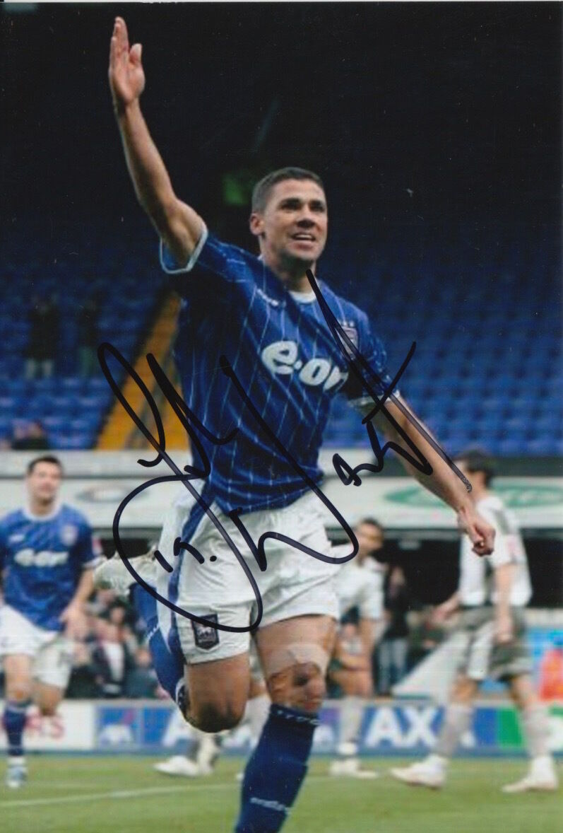 IPSWICH TOWN HAND SIGNED JONATHAN WALTERS 6X4 Photo Poster painting 5.