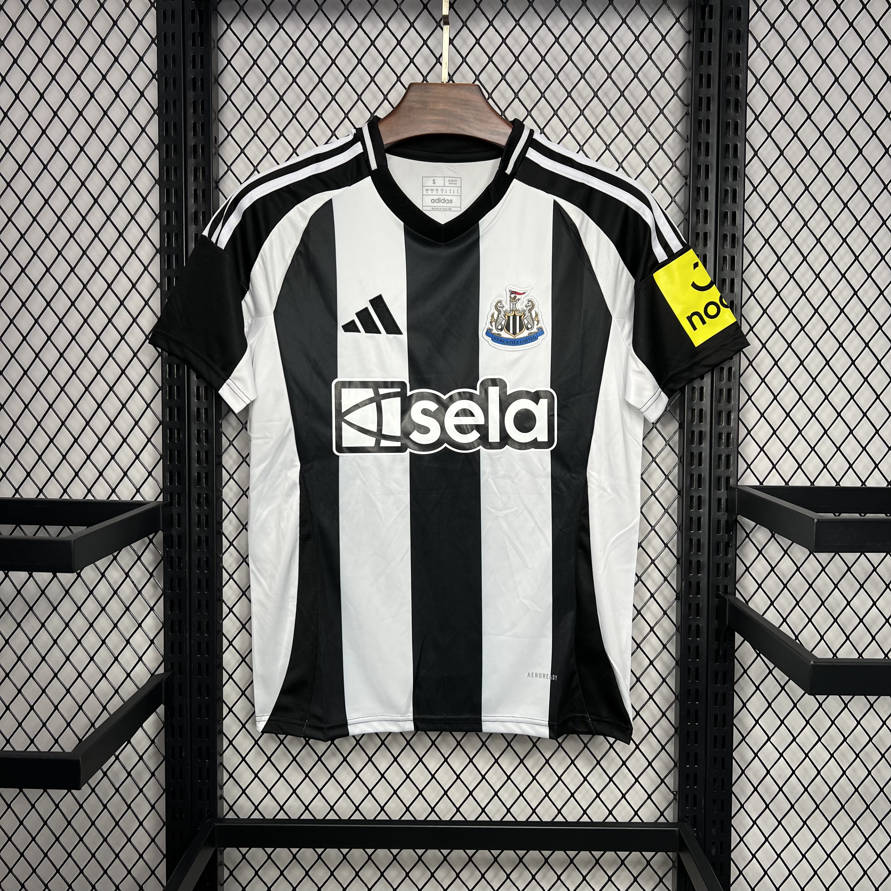 Newcastle United 24-25 Home Stadium Jersey - Fans Version