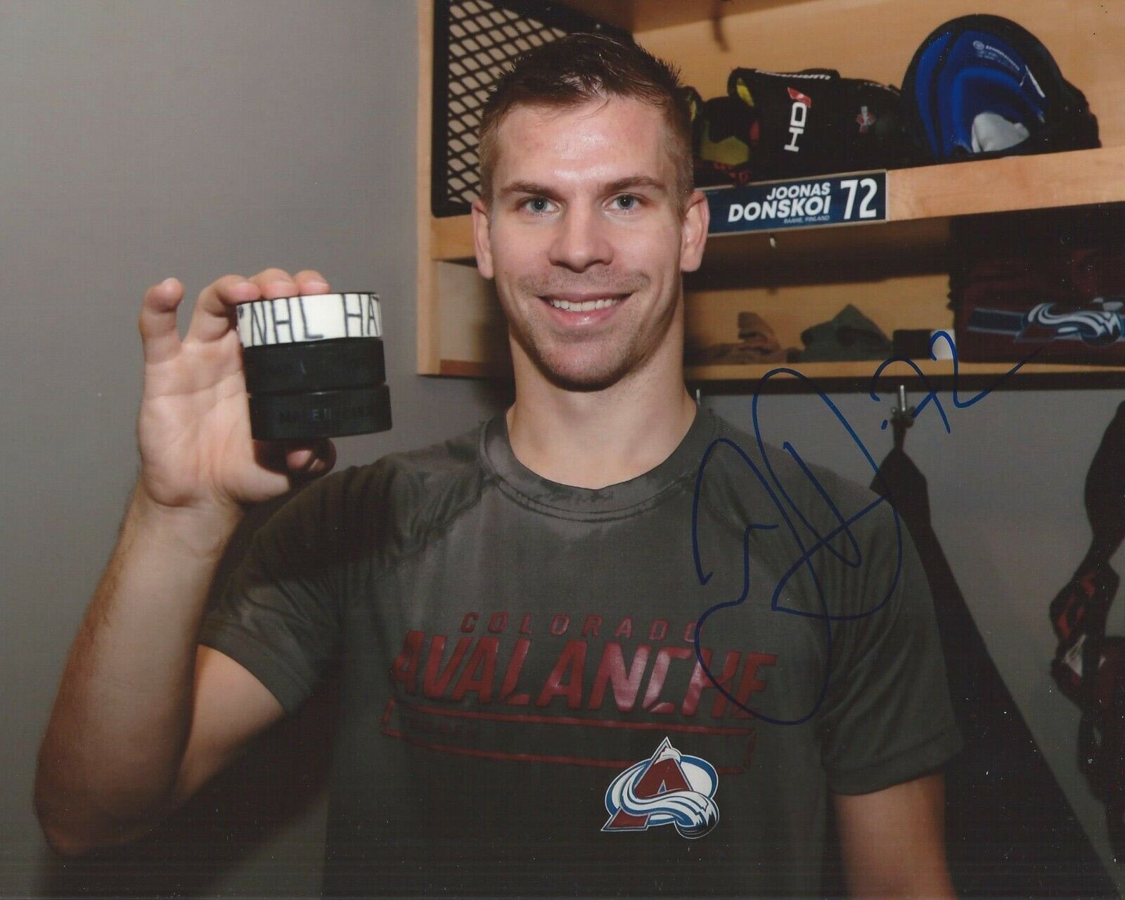 Joonas Donskoi Signed 8x10 Photo Poster painting Colorado Avalanche Autographed COA