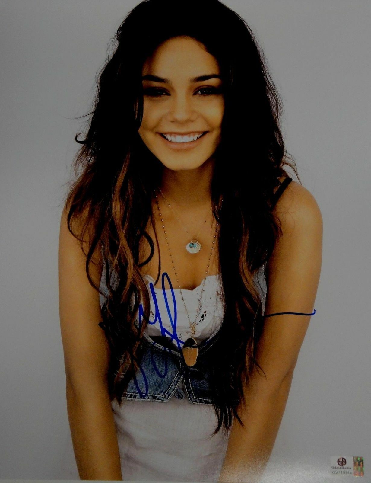 Vanessa Hudgens Hand Signed Autographed 11x14 Photo Poster painting Big Smile GA 716144
