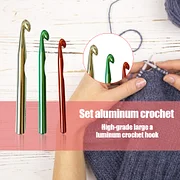1pc 12mm Thick Aluminum Crochet Hook In Green