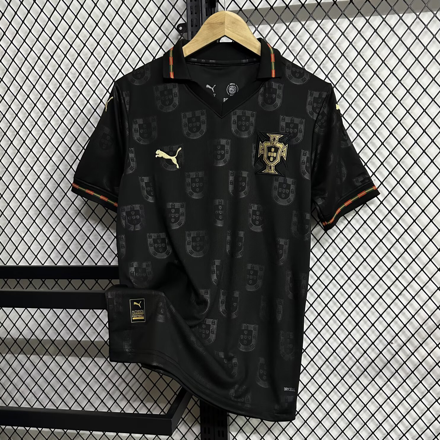 2025/26-POR-A-FAN-B01426