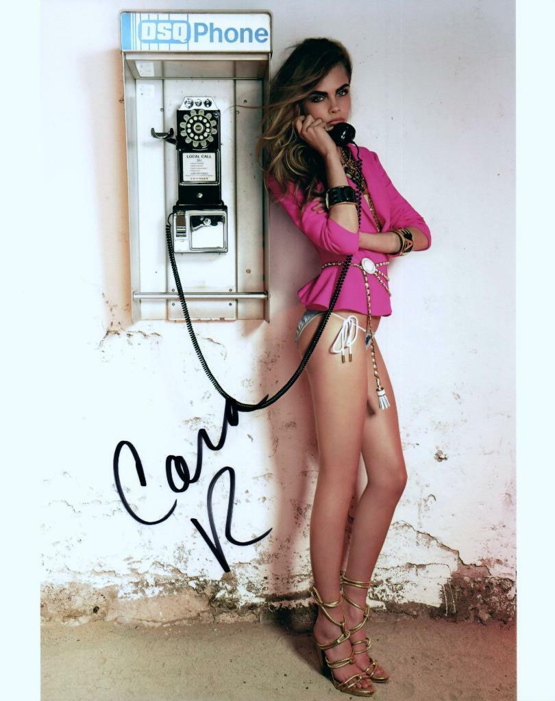 Cara Delevingne signed 8x10 Picture autographed Photo Poster painting with COA