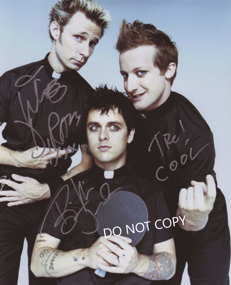 GREEN DAY 8 x10 20x25 cm Autographed Hand Signed Photo Poster painting