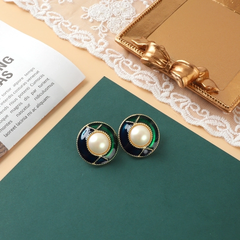 Retro Round Alloy Inlay Pearl Women’s Ear Studs 1 Pair