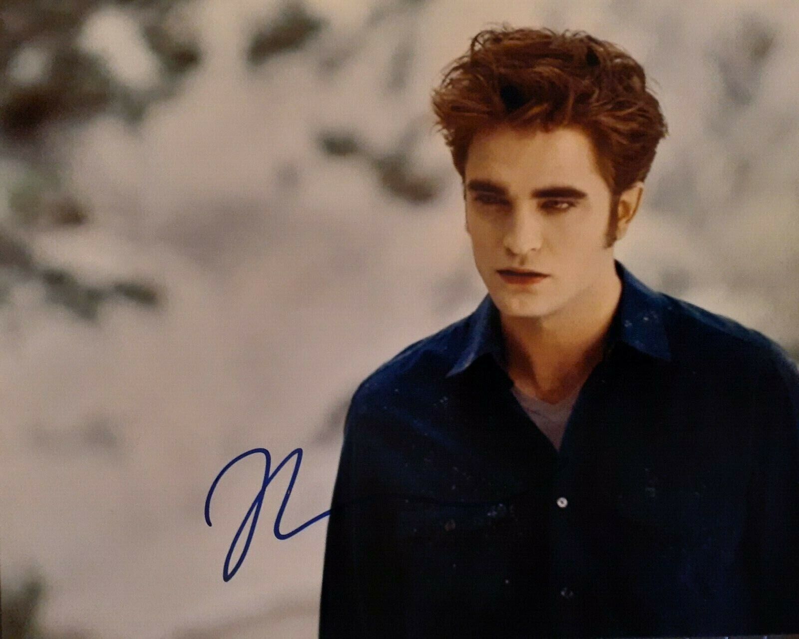 Robert Pattinson signed 8x10