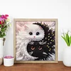 Schwarz-weiße Tai Chi Katze - speziell geformte Diamantmalerei - 30*30cm