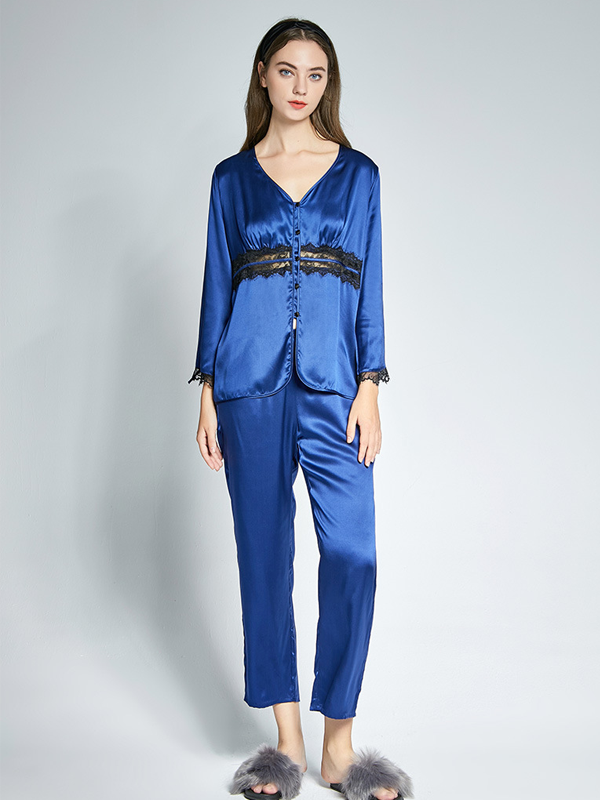19 MOMME Pyjama en soie bleu foncé en dentelle 1