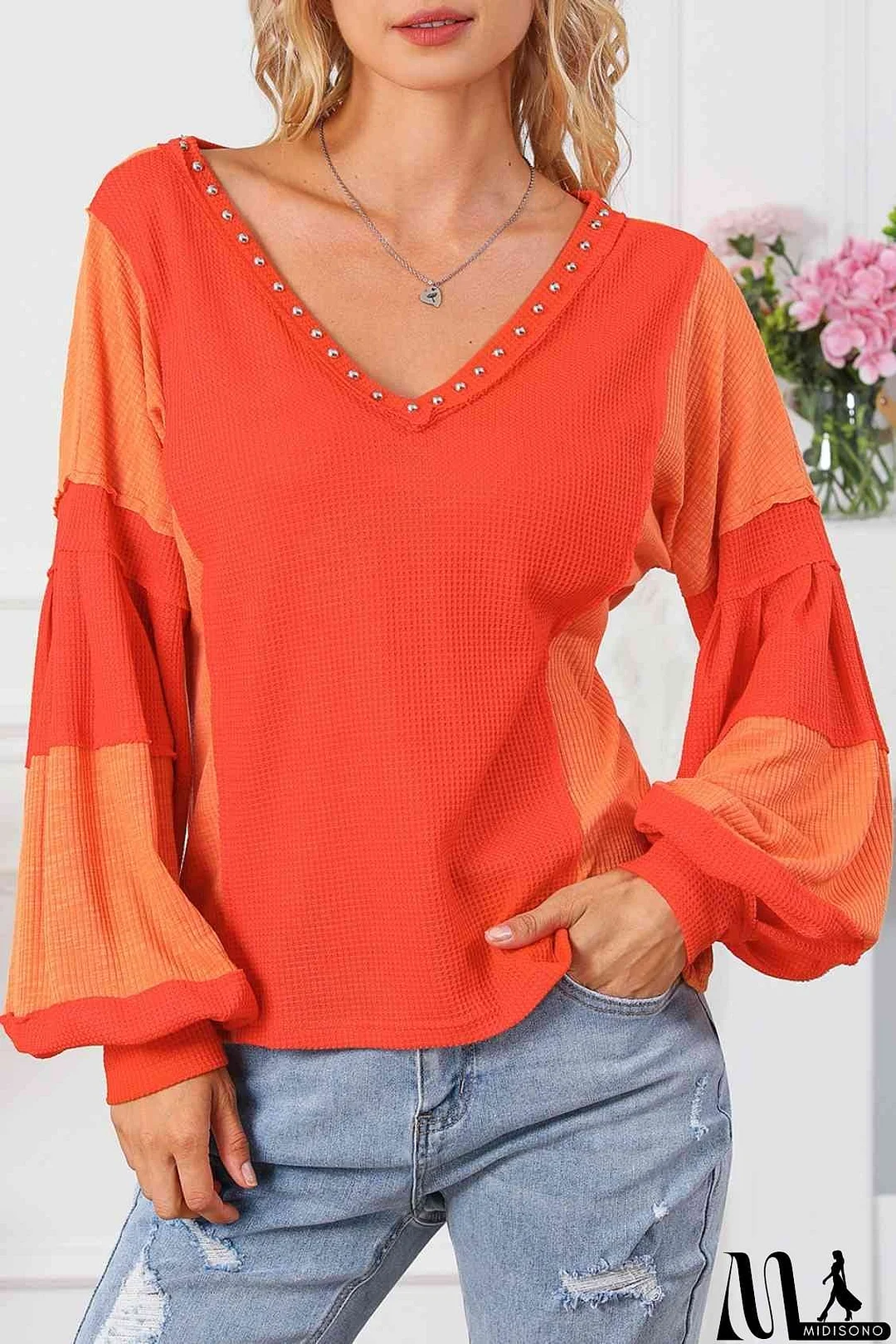 MidiSono - Color Block V-Neck Top