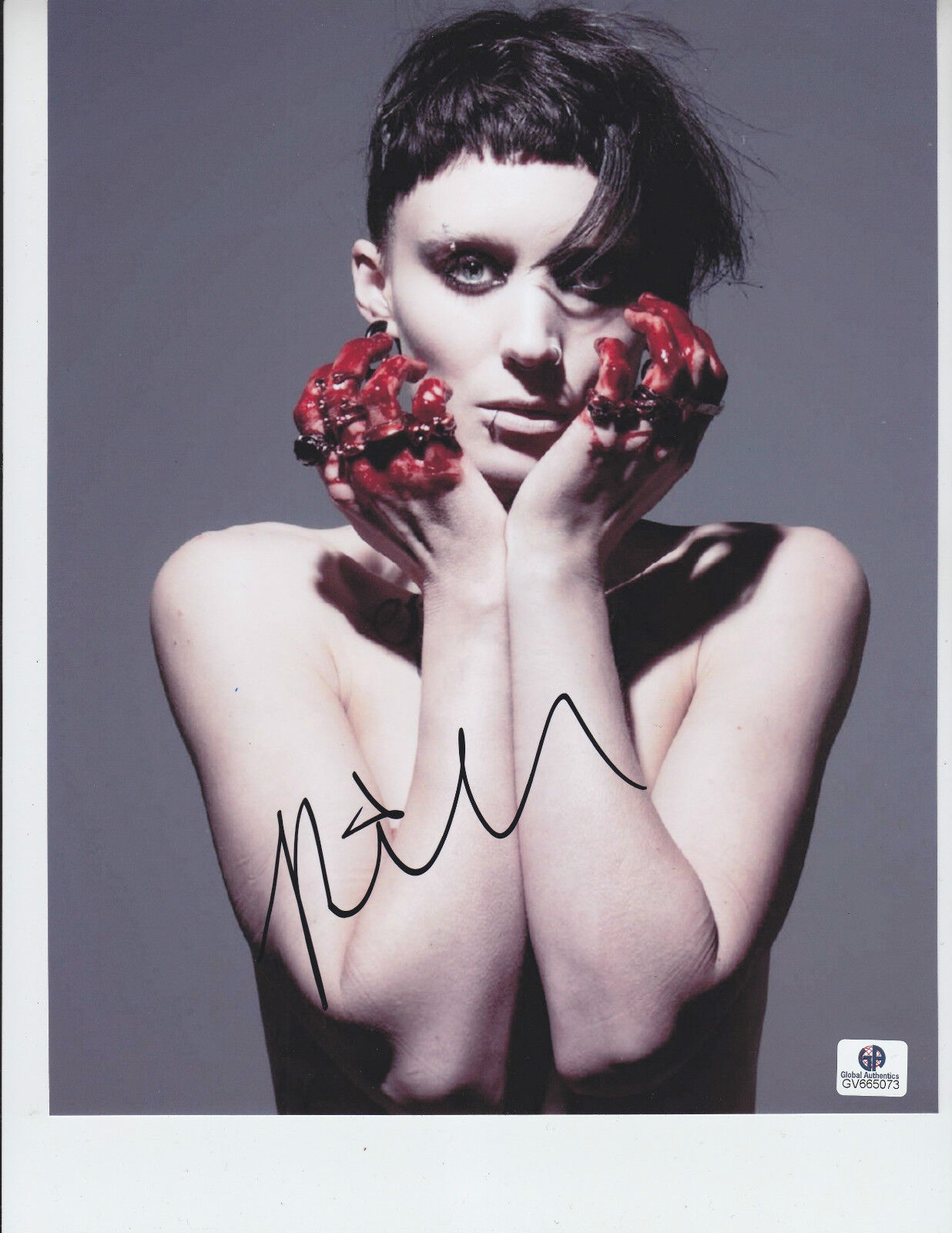 Rooney Mara - GIRL WITH THE DRAGON TATTOO - signed 8x10 * COA GAI *