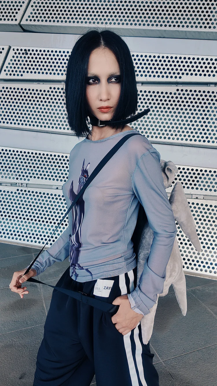 EZZAT Bastet Top - 8 Recycled Water Bottles - Charocal