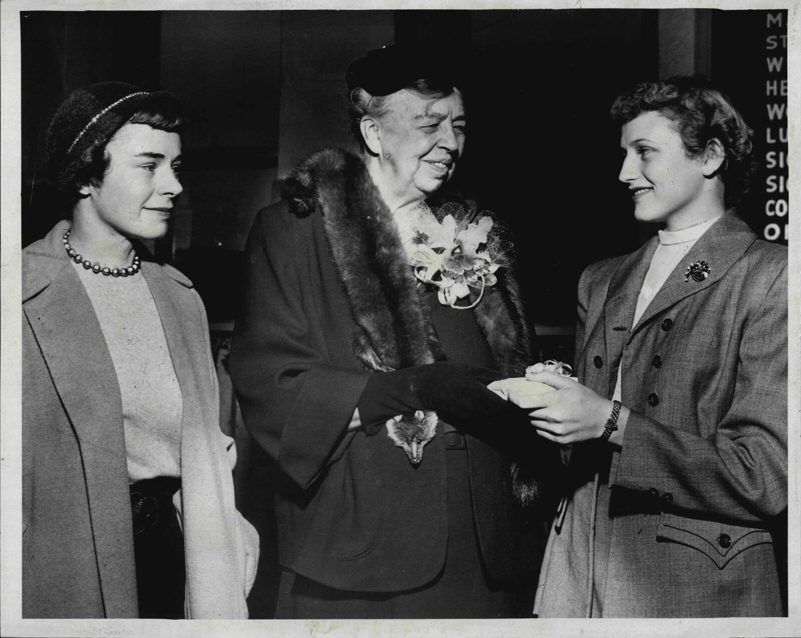 Eleanor Roosevelt Meets Mrs. Donald Heng and Darlene Max 1953 Press Photo Poster painting