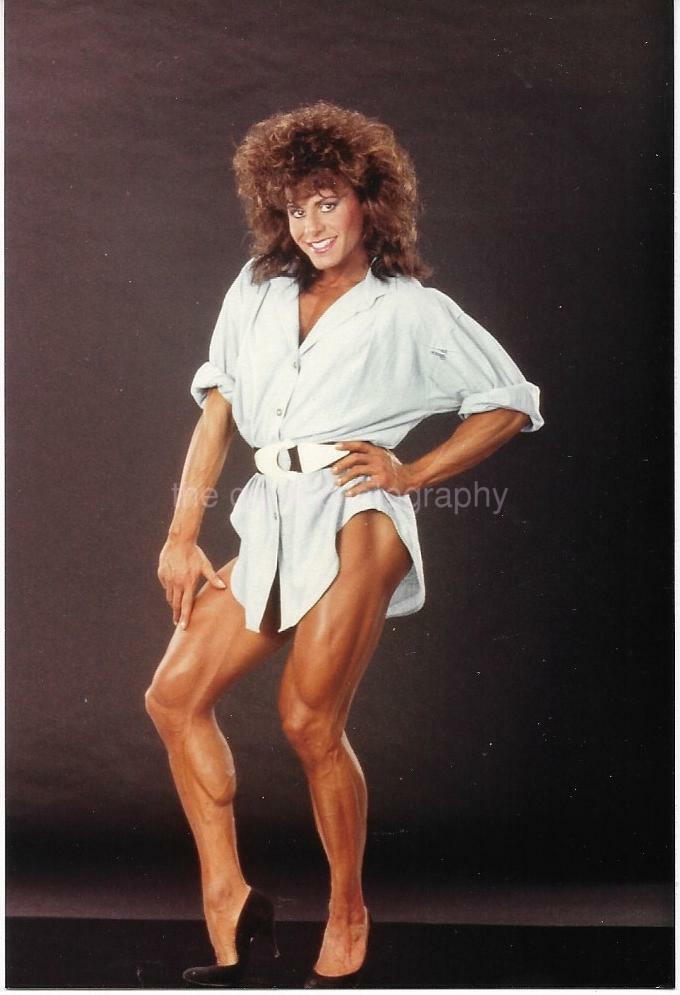 MUSCLE GIRL 80's 90's FOUND Photo Poster painting Color PRETTY WOMAN Original EN 110 19 F