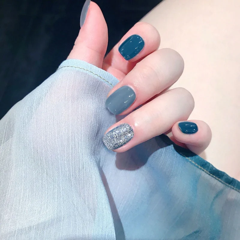 Girls Summer Simple Blue Color False Nails Women American Style Fashion Fake Nails DIY Short Size Full Cover Nail Tips with Glue