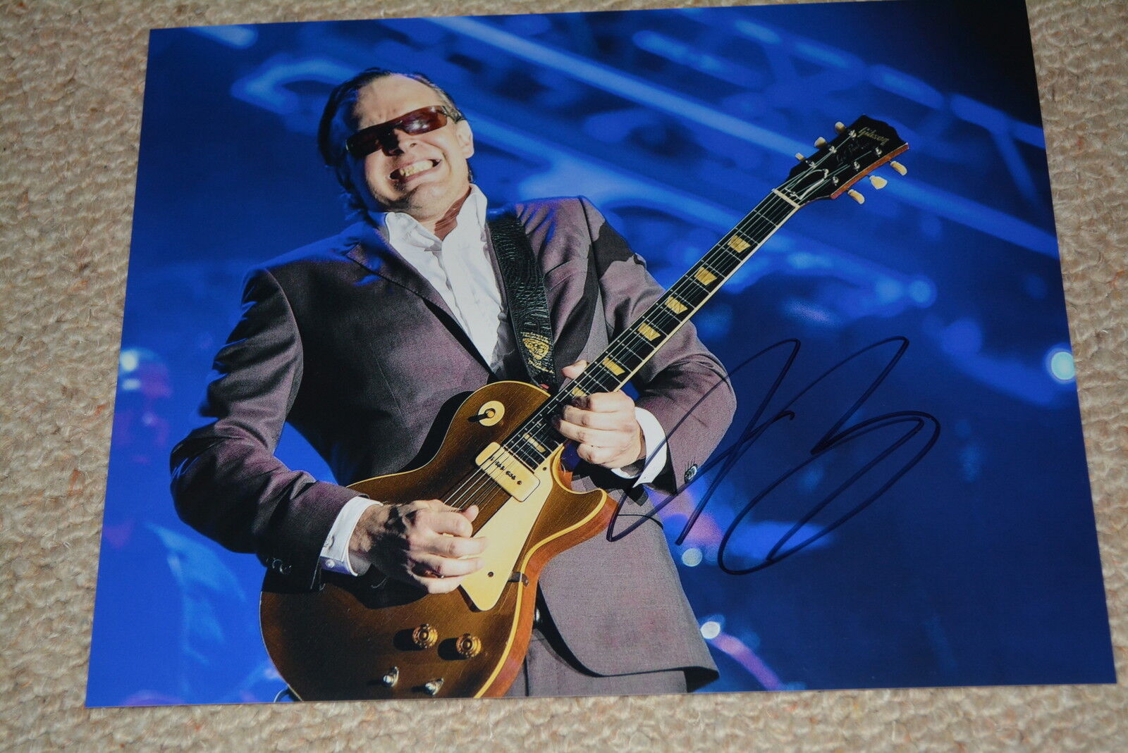 JOE BONAMASSA signed autograph In Person 8x10 (20x25 cm)