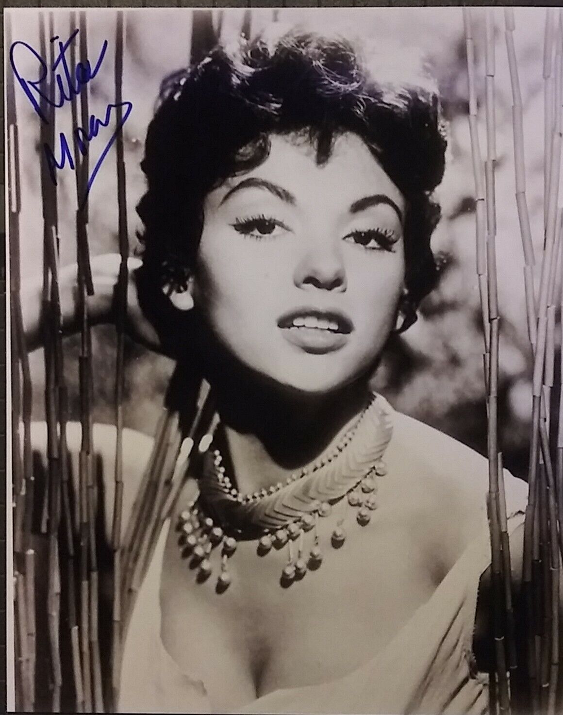 Rita Moreno signed 8x10