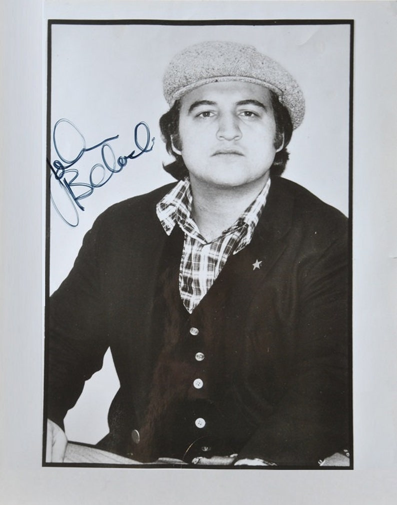 JOHN BELUSHI SIGNED Autographed Photo Poster painting Saturday Night Live Animal House 1941 Blues Brothers wcoa