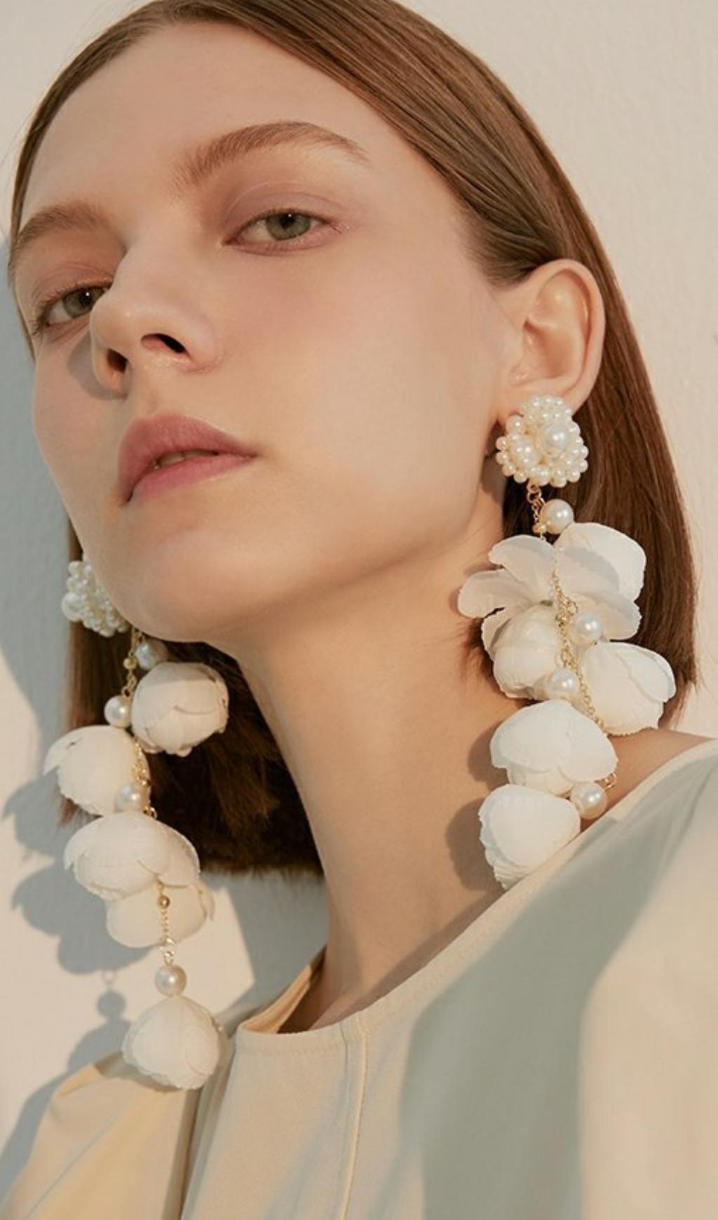 Alejandra White Pearl Flower Earrings