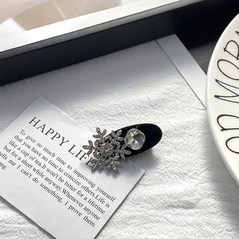 Elegant Cute Sweet Women’s Bow Knot Snowflake Flannel Rhinestones Hair Clip