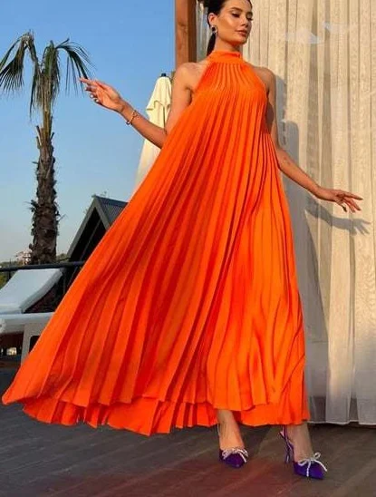 A-Line Sleeveless Pleated Solid Color Halter-Neck Maxi Dresses