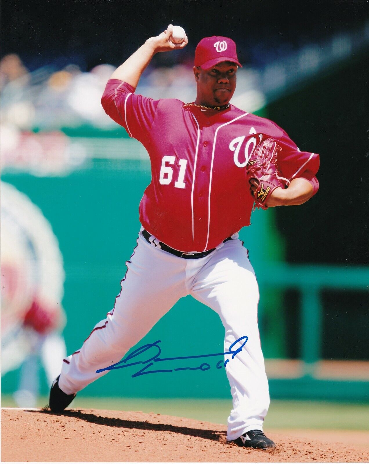 LIVAN HERNANDEZ WASHINGTON NATIONALS ACTION SIGNED 8x10