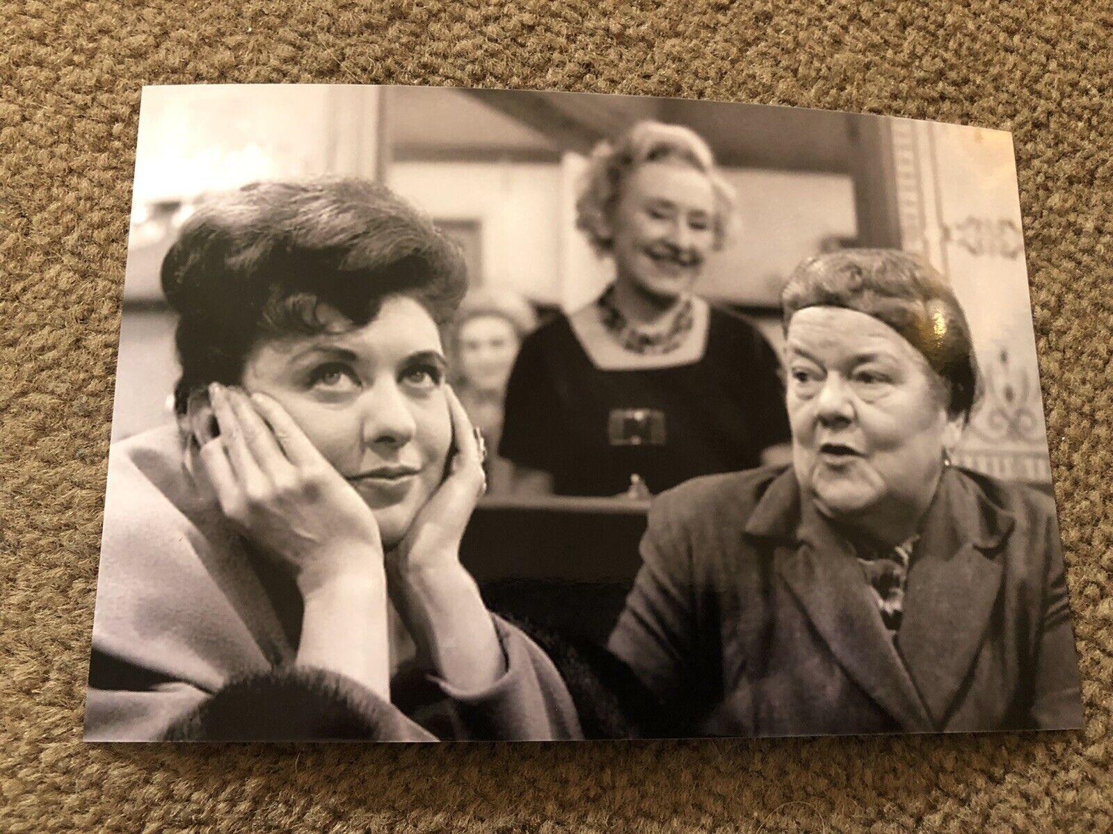 PAT PHOENIX & VIOLET CARSON (CORONATION STREET) UNSIGNED Photo Poster painting- 6x4”