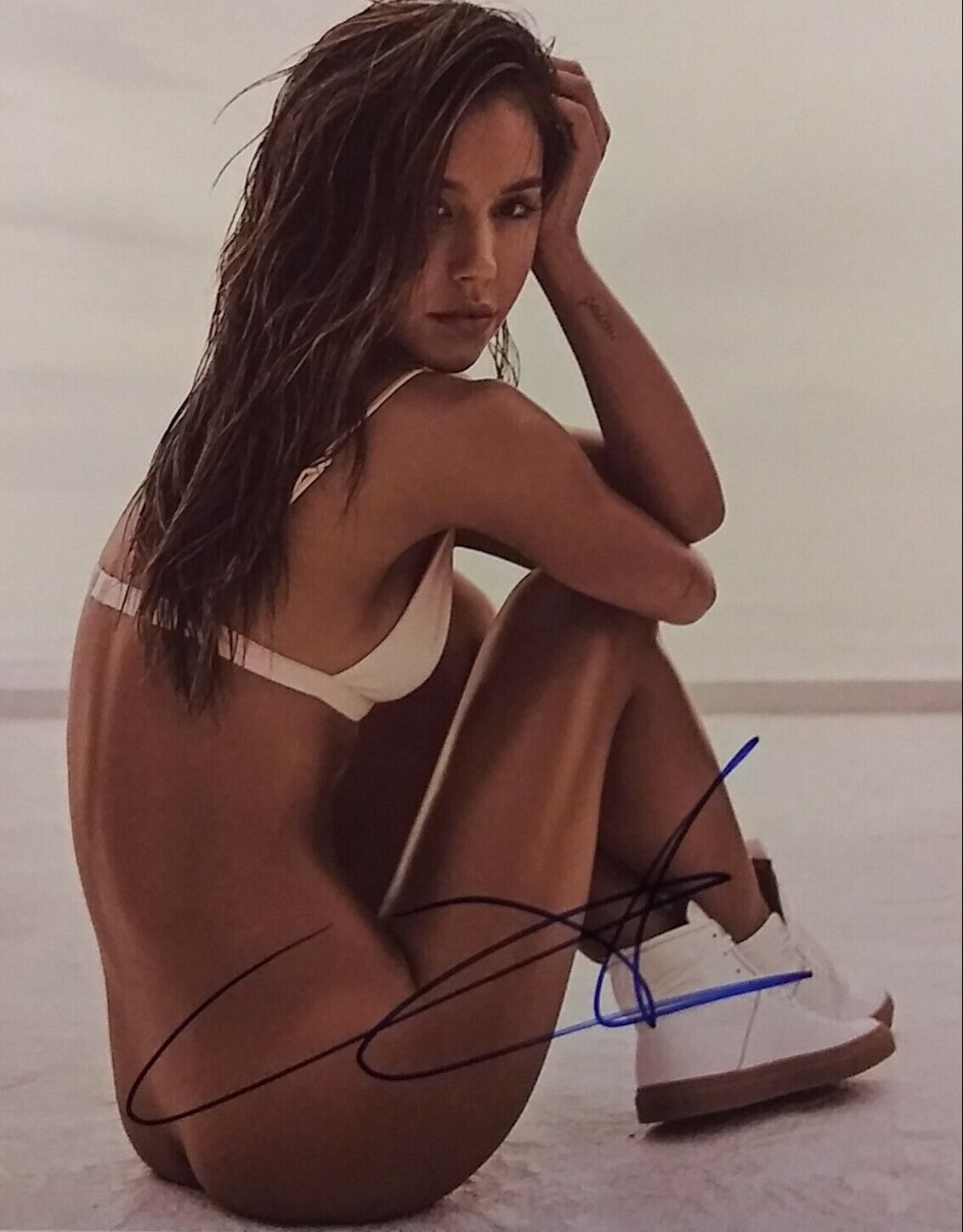 Alexis Ren signed 8 x 10