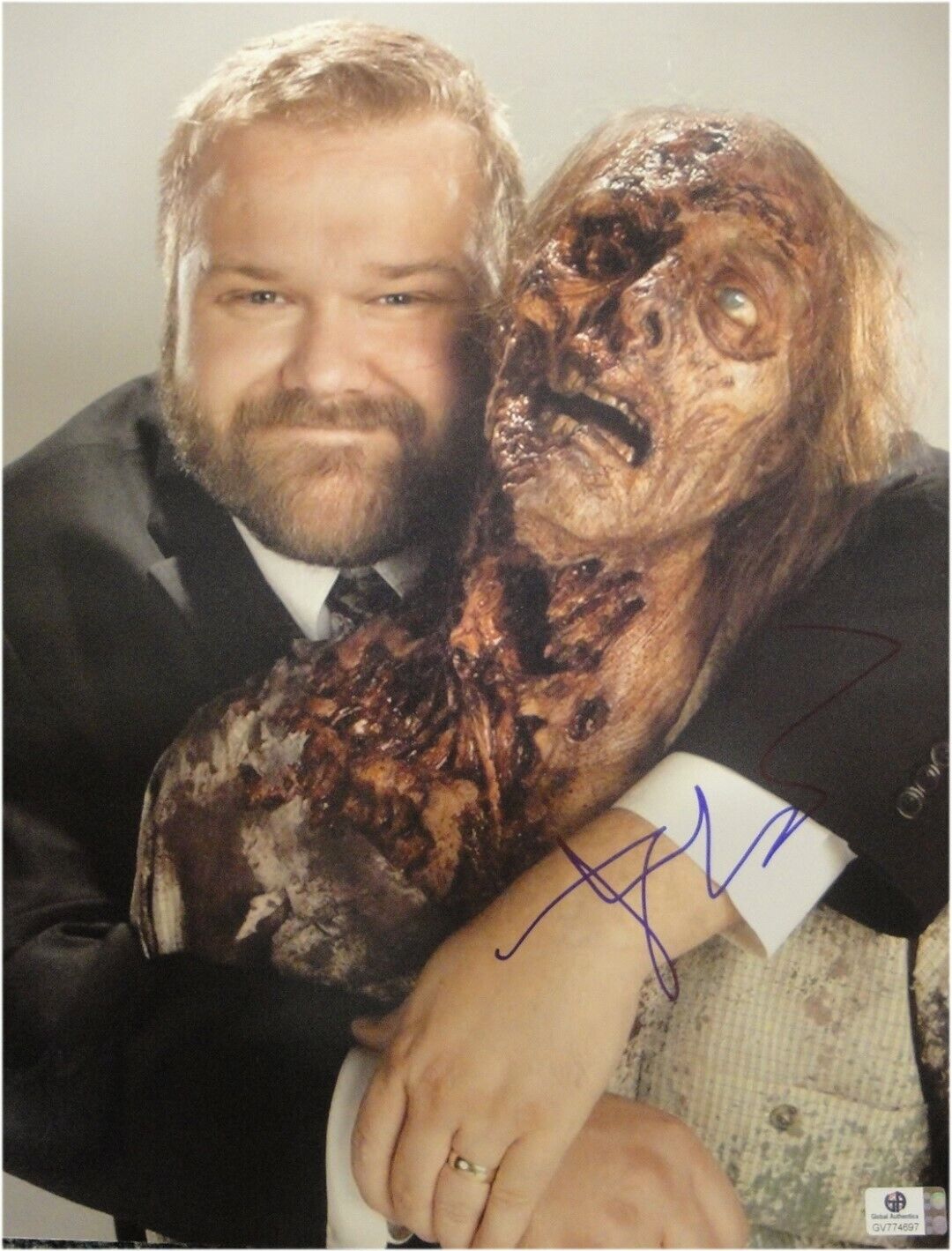 Robert Kirkman Signed Autographed 11X14 Photo Poster painting Walking Dead Creator GA774697