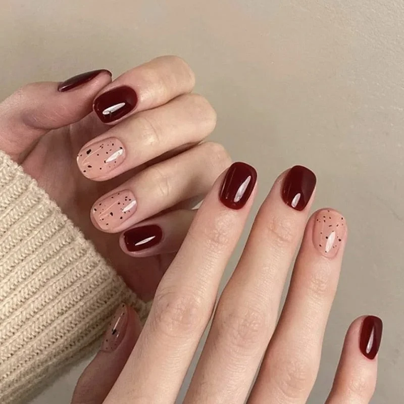 Red Press On Nails With Designs 24pcs/set Gold Cady Glitter Color  Fake Nails With Glue Short Full Nail Tips Hybrid Nail TY-Nail Inspo