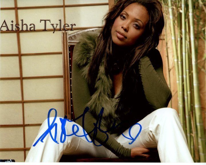 AISHA TYLER Signed Autographed Photo Poster painting