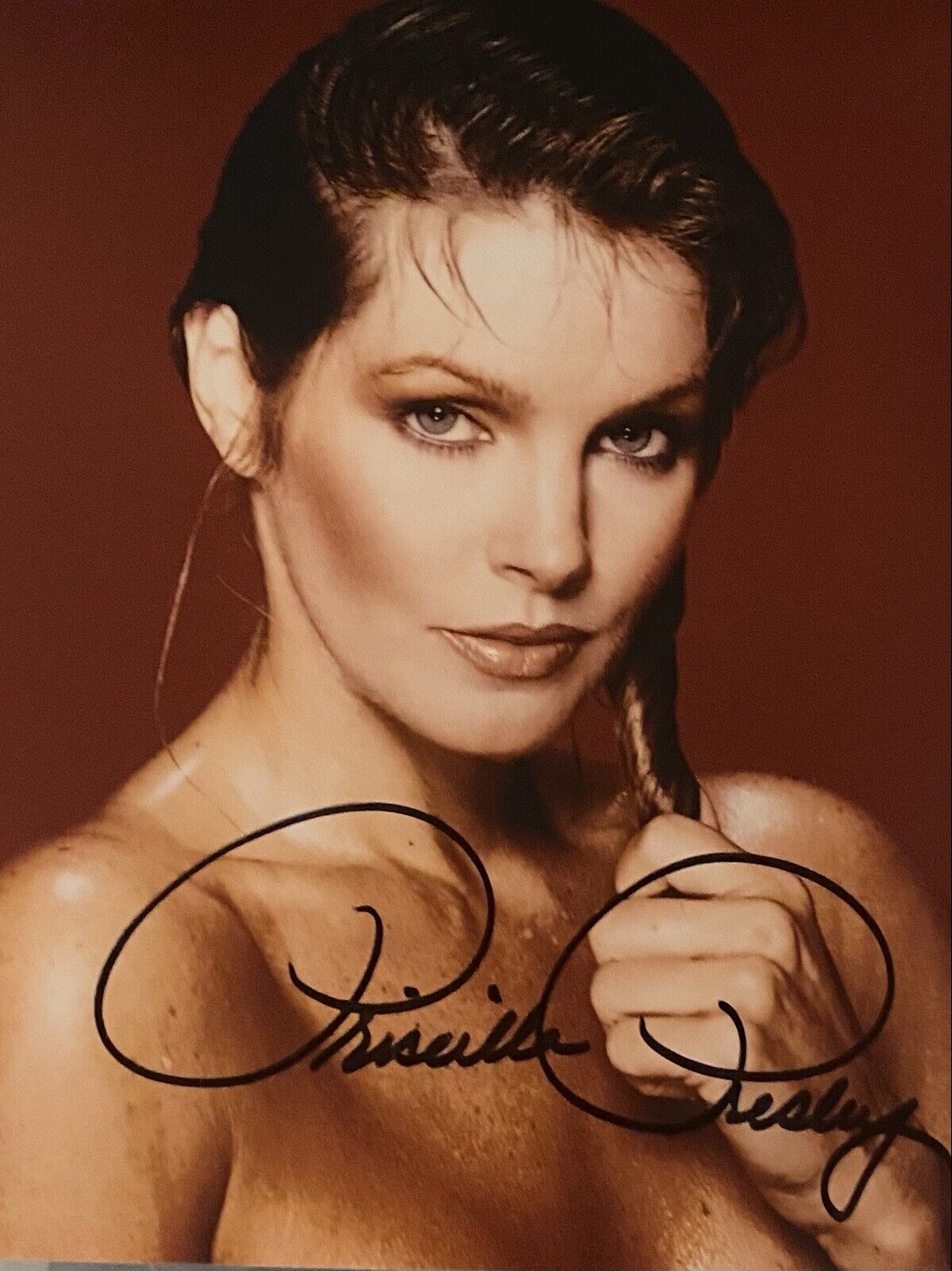 Priscilla Presley Signed Autographed 8x10 Photo Poster painting Sexy , Model , Elvis Presley?