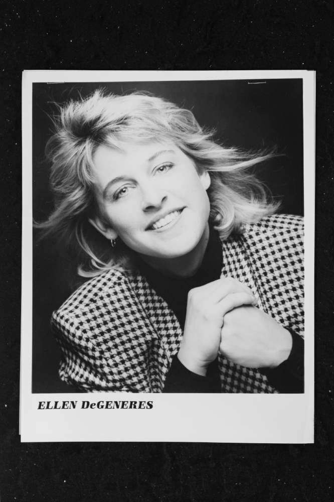 Ellen Degeneres - 8x10 Headshot Photo Poster painting w/ Resume - Ellen