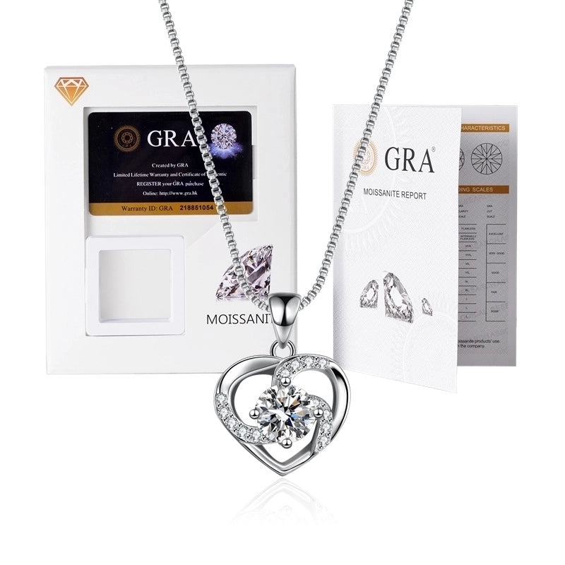 925 Sterling Silver Moissanite Plating Inlay Heart Shape Crown Pendant Necklace