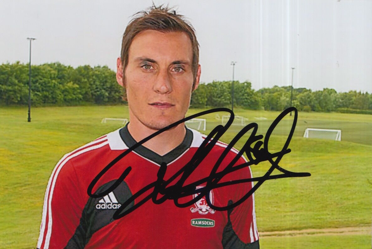 MIDDLESBROUGH HAND SIGNED DEAN WHITEHEAD 6X4 Photo Poster painting.