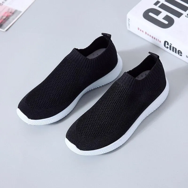 Summer women's sneakers Vulcanized Shoes Sock Sneakers Women Slip On Flat Shoes Women Plus Size Loafers ladies shoes 1026