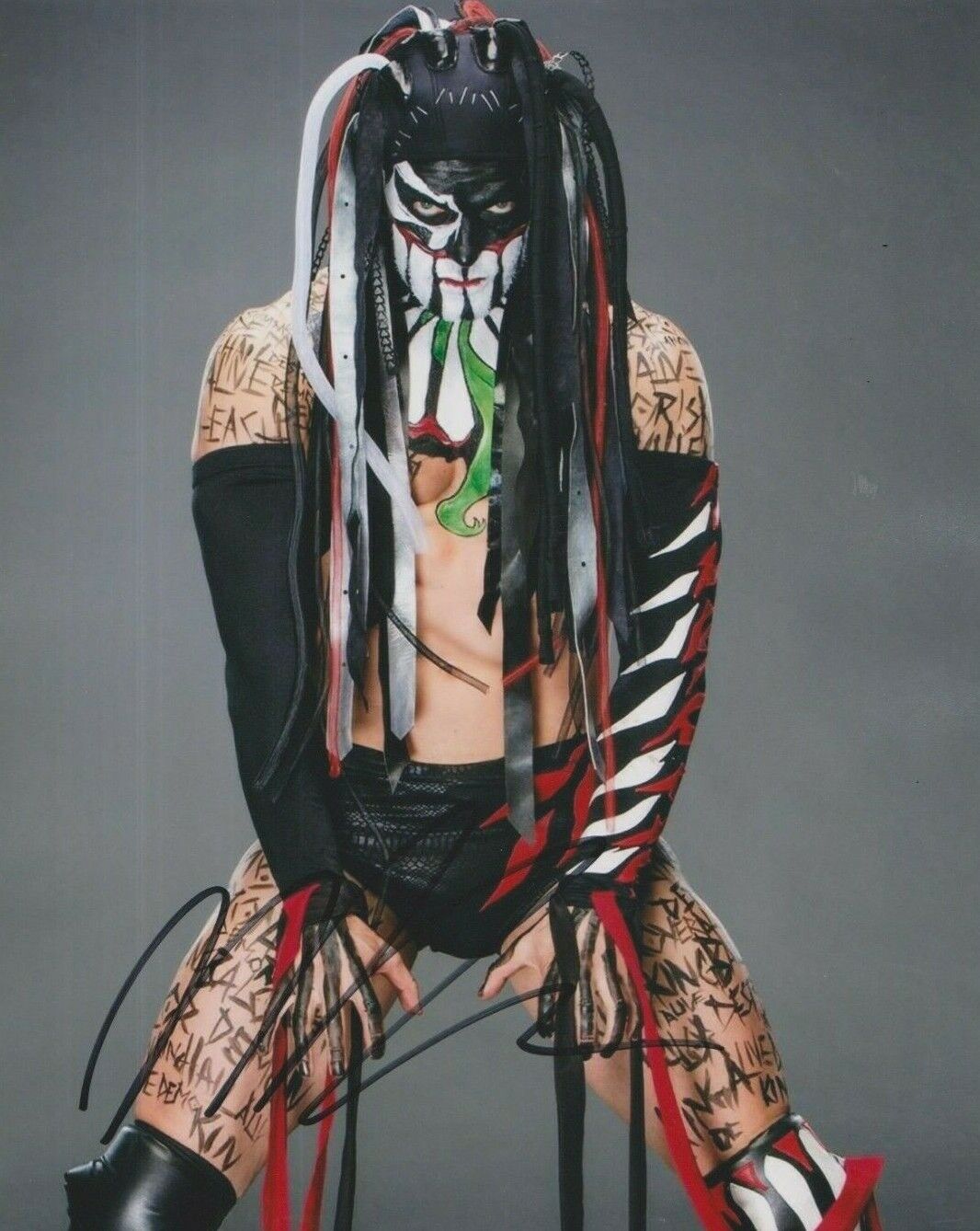 Finn Balor (WWE) **HAND SIGNED** 10x8 Photo Poster painting ~ AUTOGRAPHED