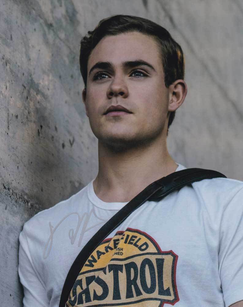 Dacre Montgomery In-Person AUTHENTIC Autographed Photo Poster painting SHA #40699