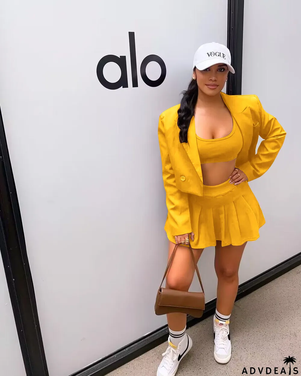 Autumn And Winter Casual Blazer Short Undershirt Pleated Skirt Solid Color Suit