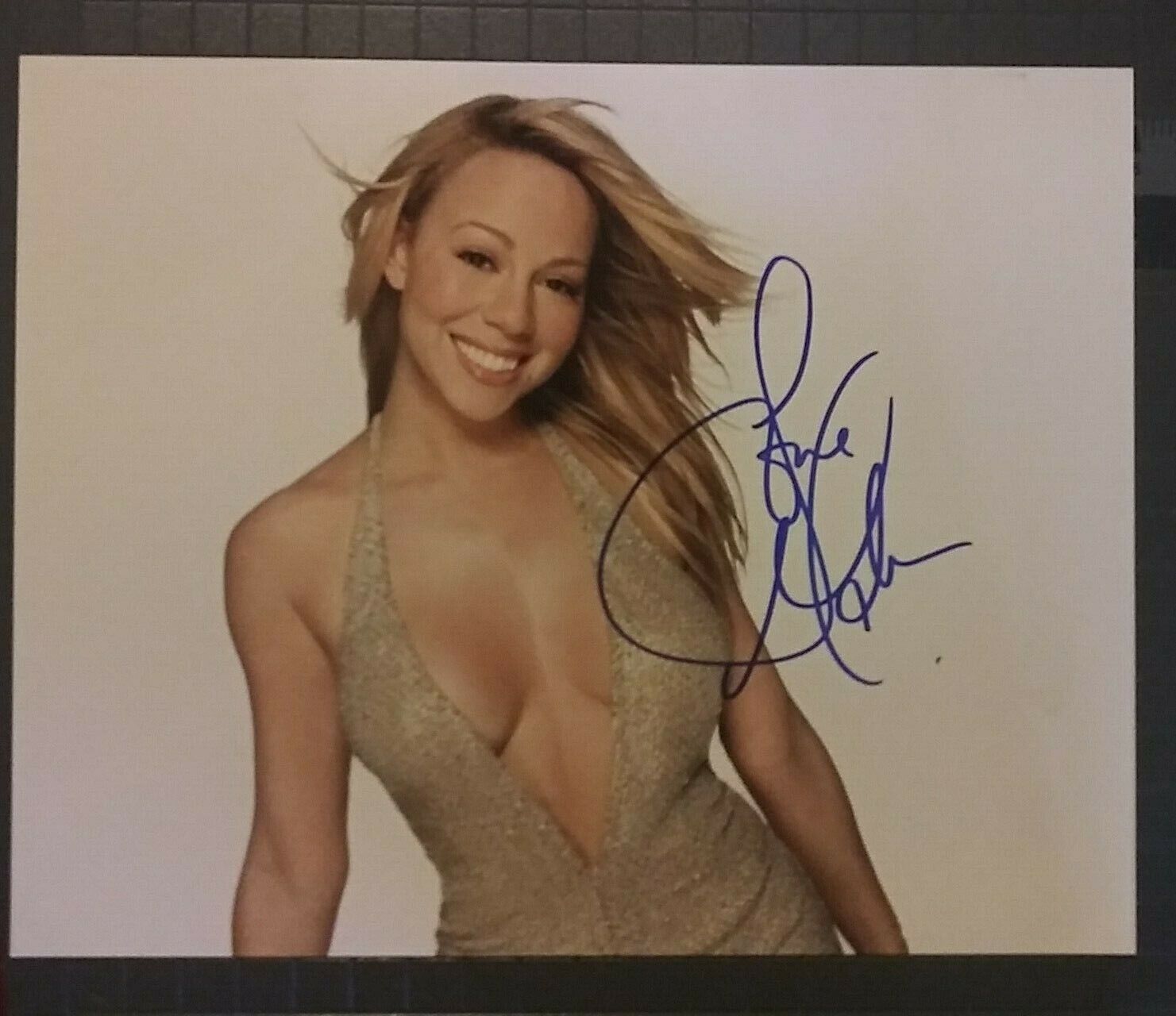 Mariah Carey signed 8x10