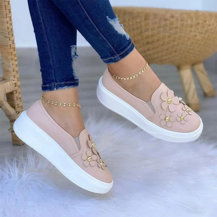 Women Low-top Round Toe Flower Decorative Loafers