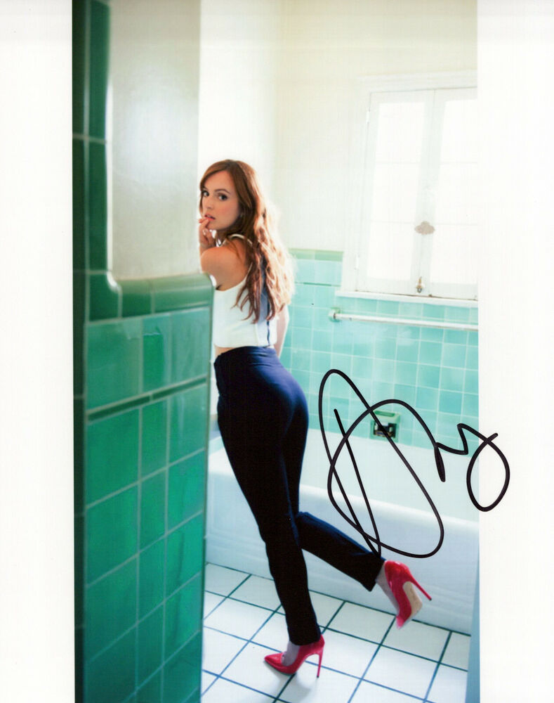 Ahna O'Reilly glamour shot autographed Photo Poster painting signed 8x10 #2