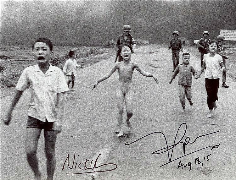 NICK UT / KIM PHUC Signed Photo Poster paintinggraph - Napalm Vietnam girl - preprint