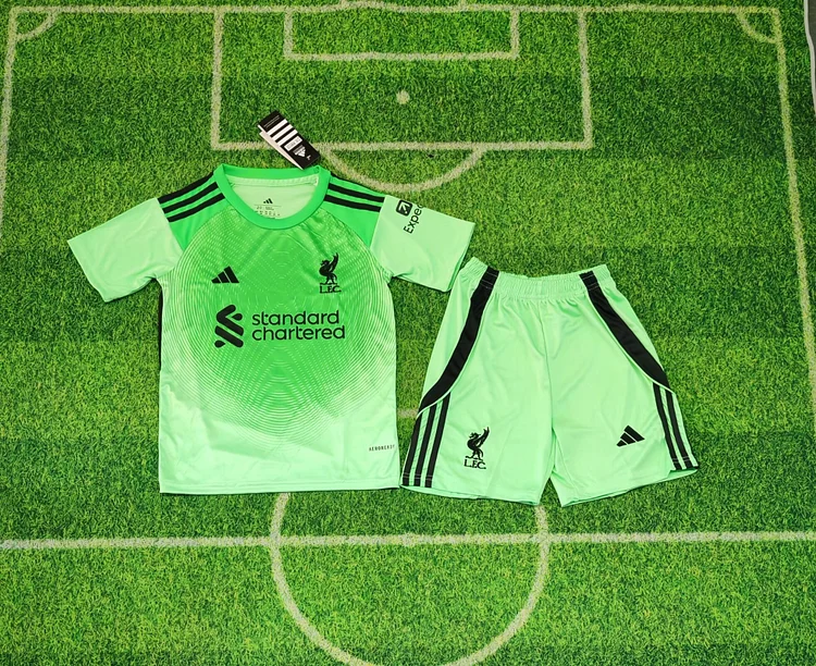 25/26 Liverpool goalkeeper children's clothing