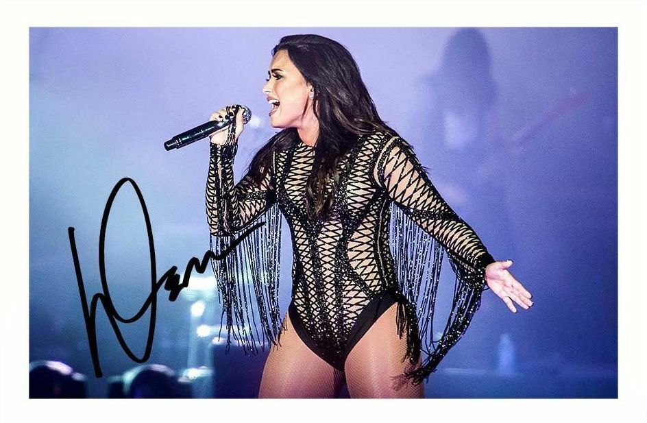 DEMI LOVATO AUTOGRAPH SIGNED Photo Poster painting POSTER