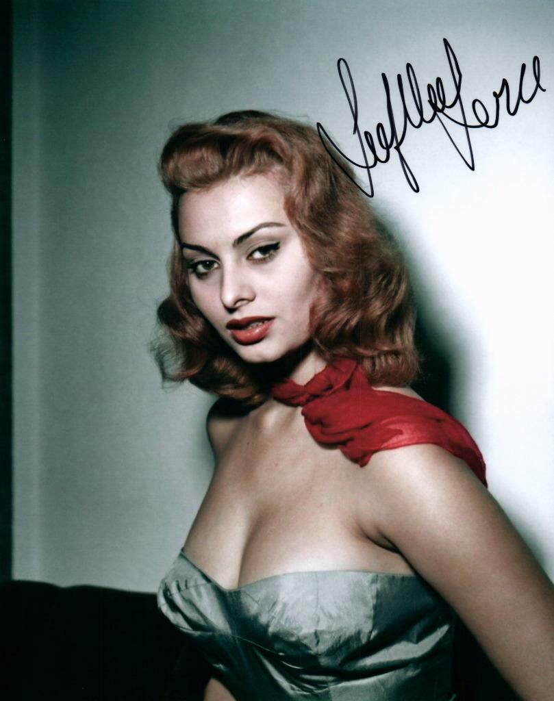 Sophia Loren Autographed 8x10 Photo Poster painting signed Picture + COA