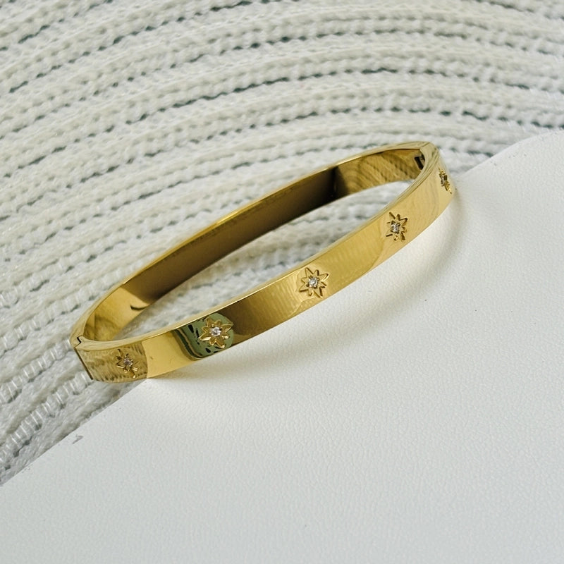 Minimalist Eight Awn Star Titanium Steel 18K Gold Plated Zircon Bangle In Bulk